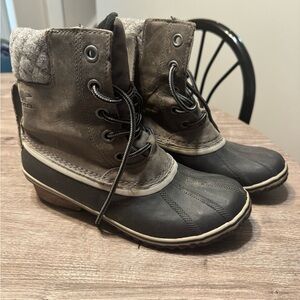 Sorel Black and Gray Lace-Up Boots